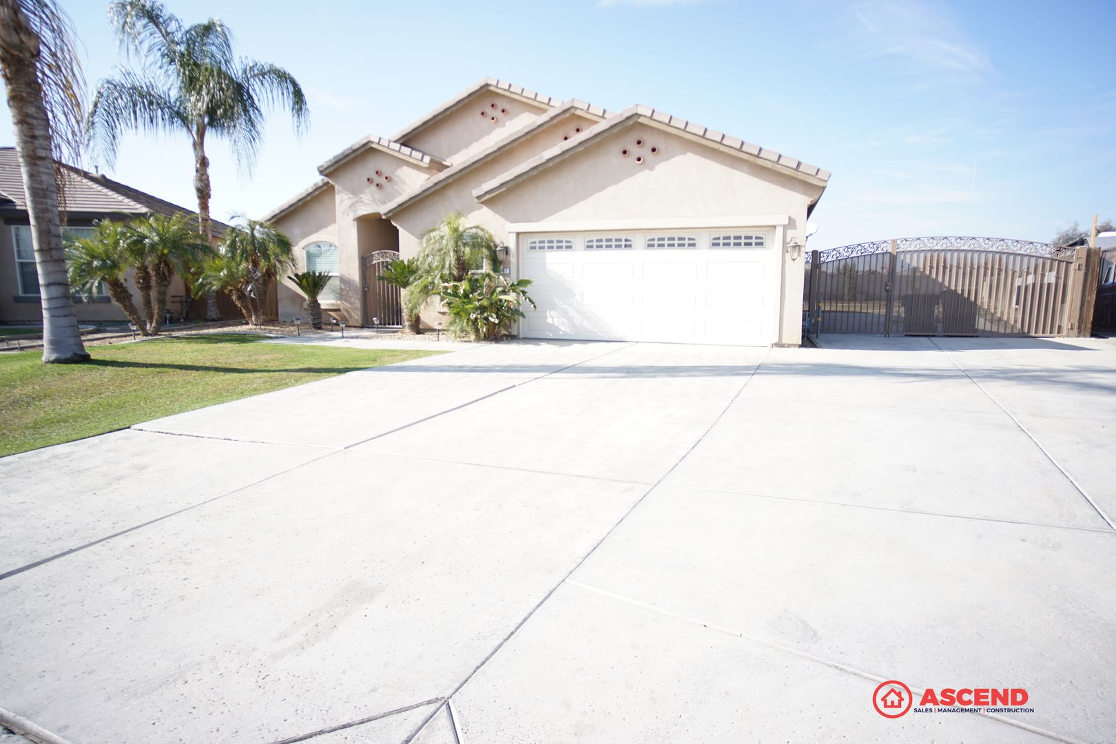 Bakersfield House: 7001 Sparkler Way