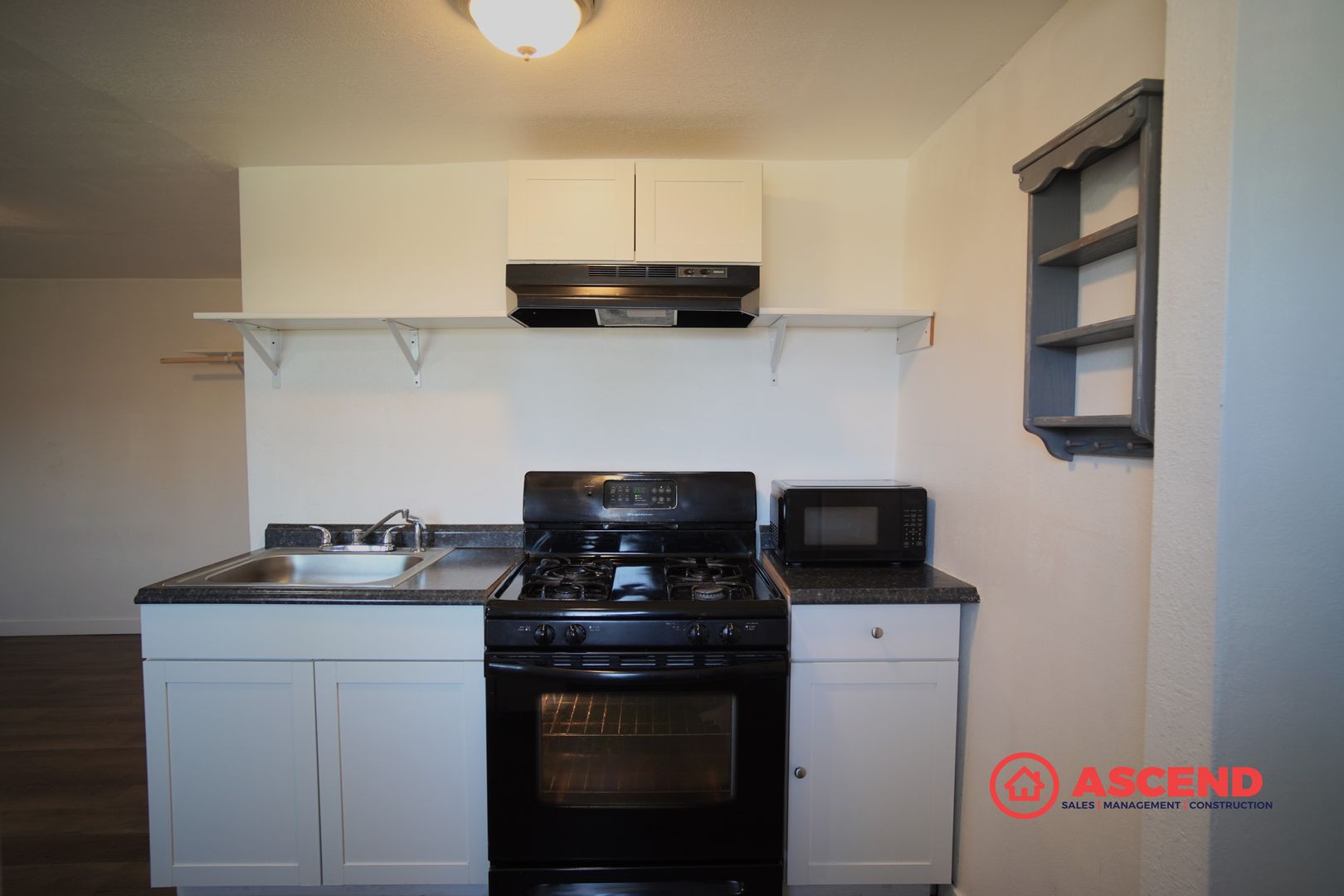 Bakersfield House: 2204 1/2 Oregon Dr