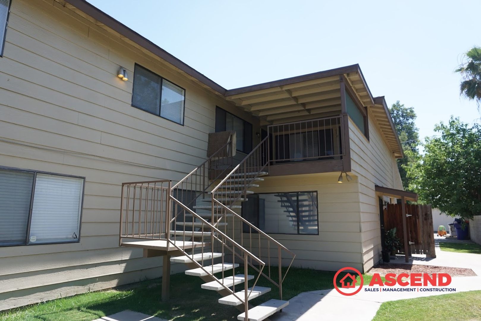 Bakersfield Apartment: 520 Olive St
