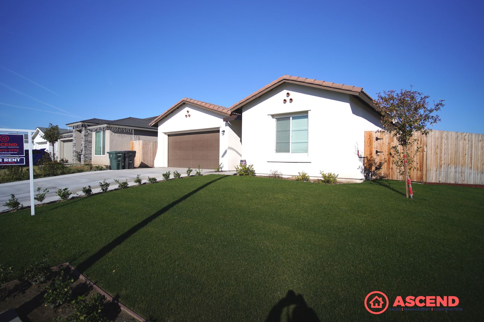 Bakersfield House: 1018 Warwickshire Ave