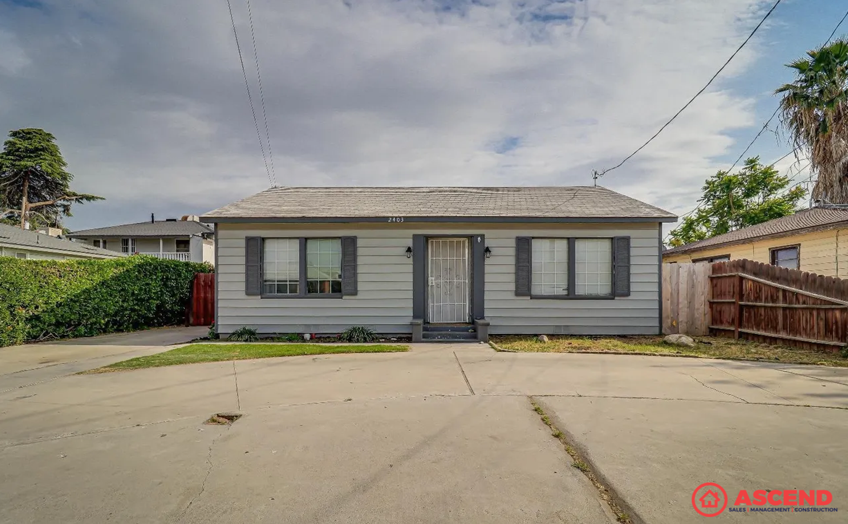 Bakersfield House: 2403 Belle Terrace