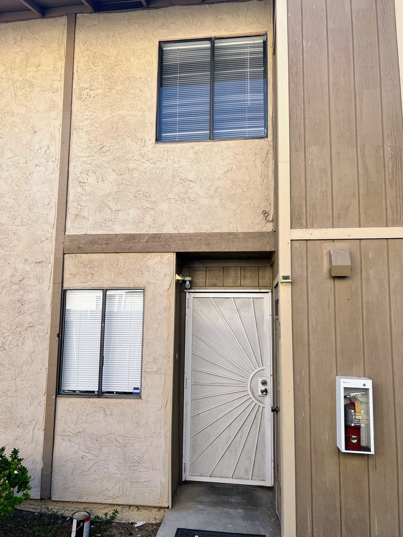Bakersfield Apartment: 2308 Eric Way
