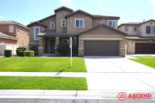 Charming 4-Bedroom, 2.5-Bath Home in 93311 – Gardener Included! – photo 1