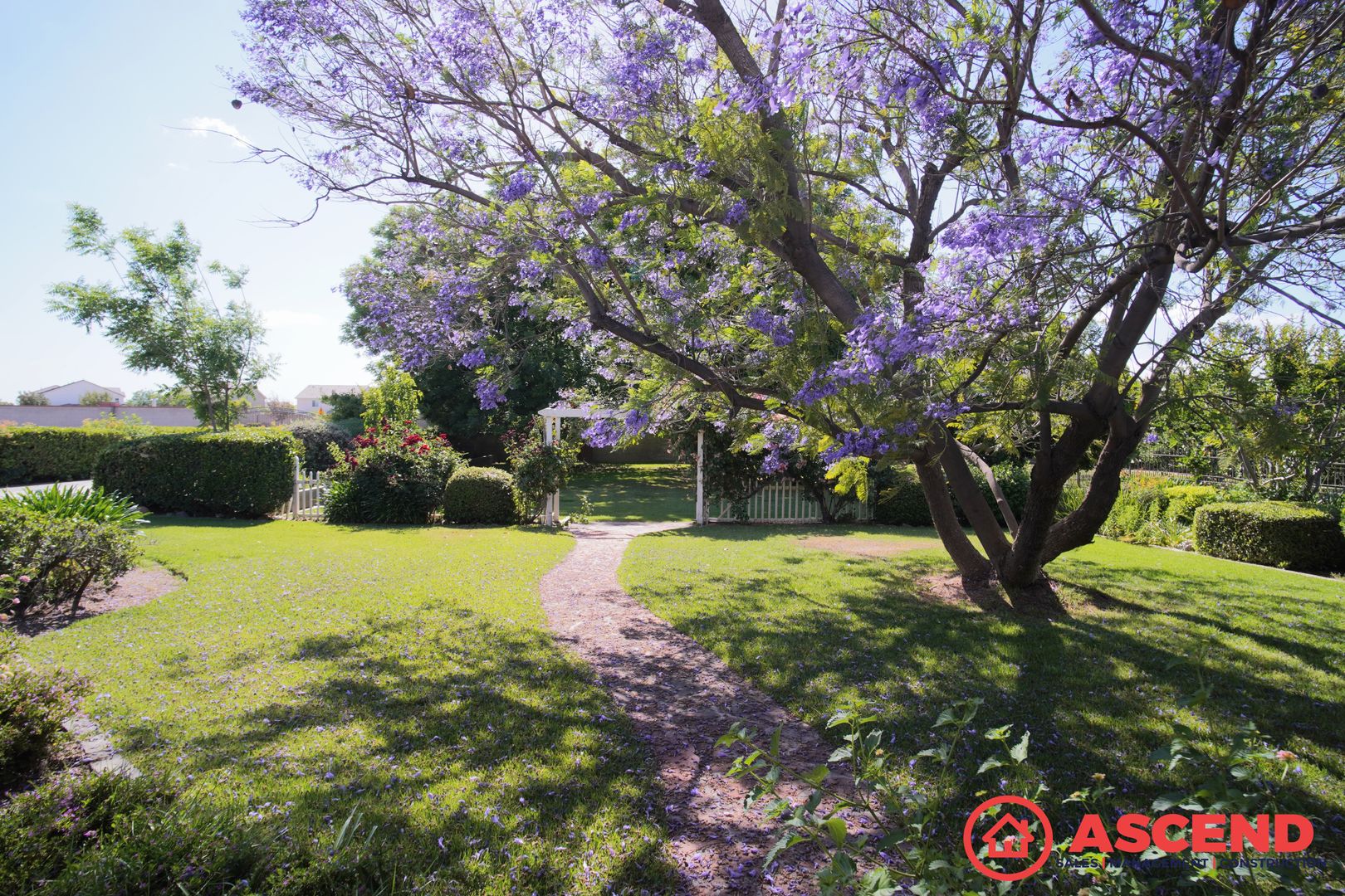 Bakersfield House: 7932 Stine Road