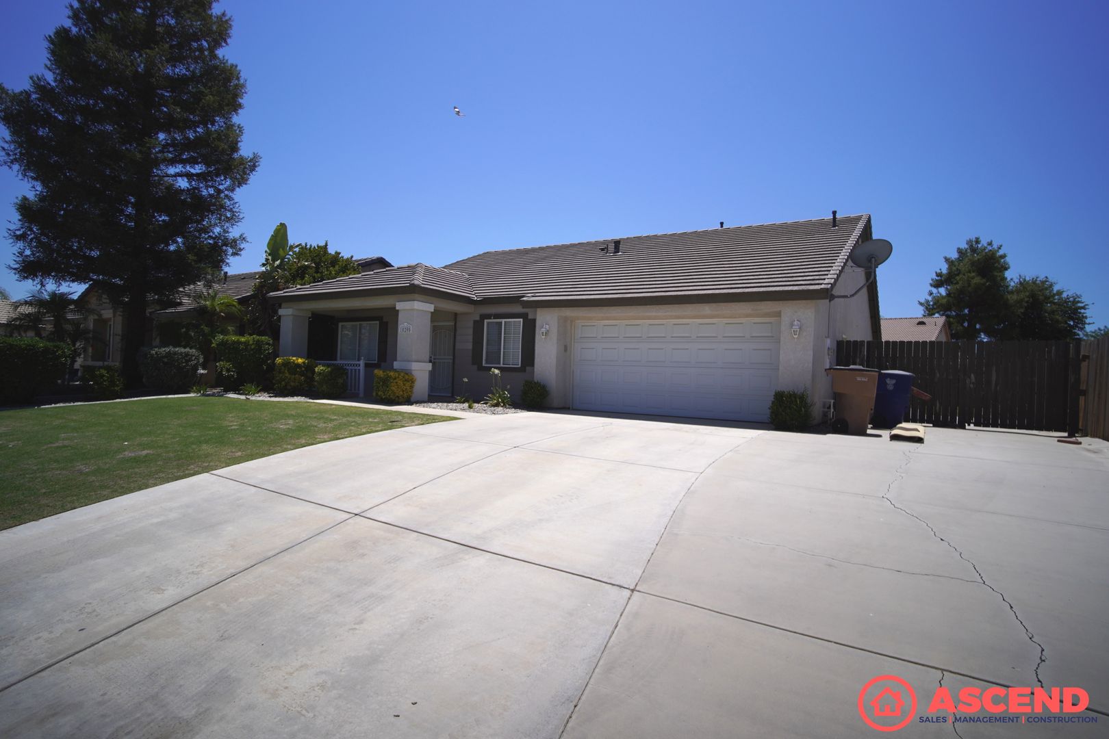 Bakersfield House: 10205 Huntington Downs Ave