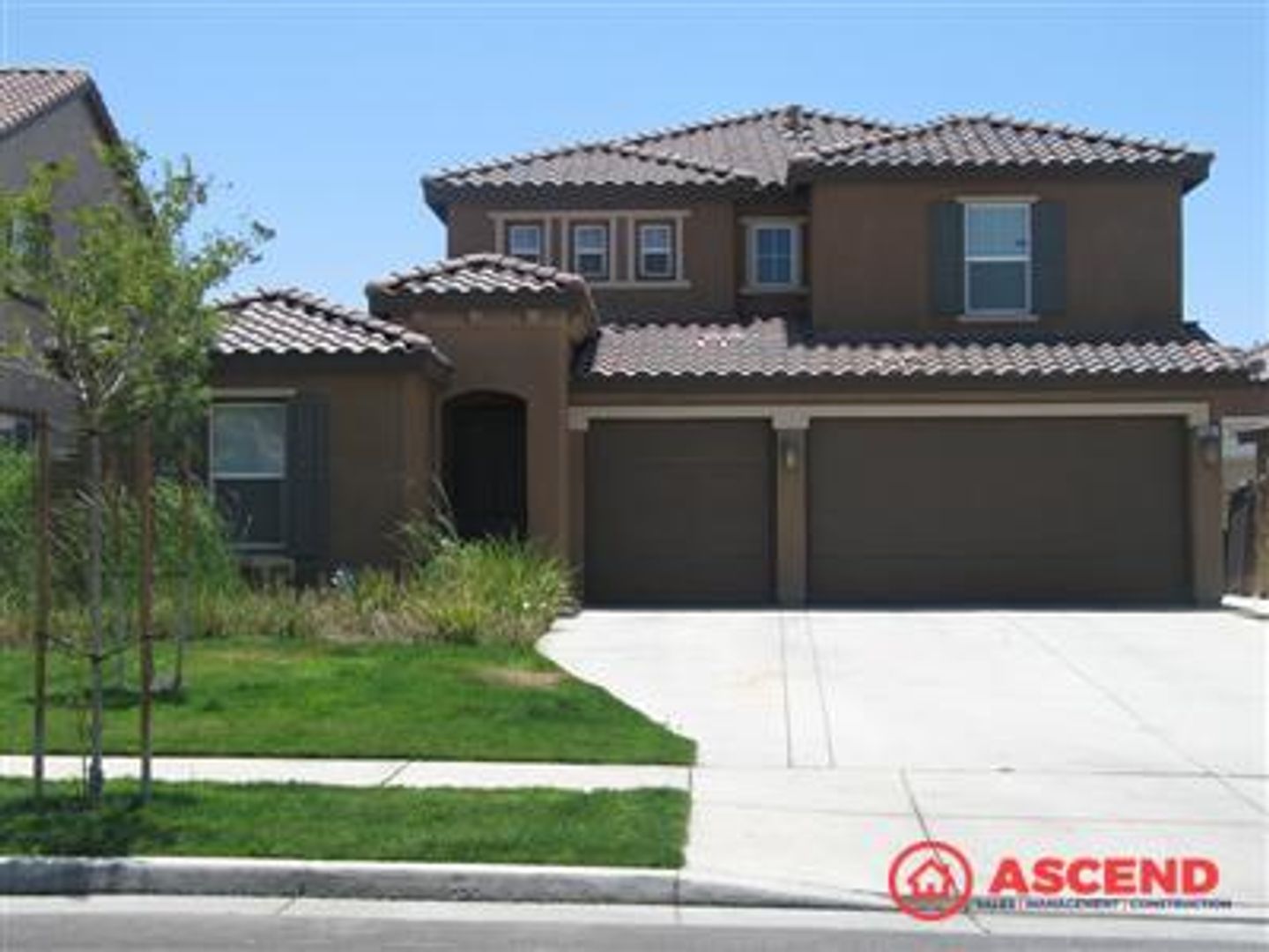Bakersfield House: 9901 Riata Ln