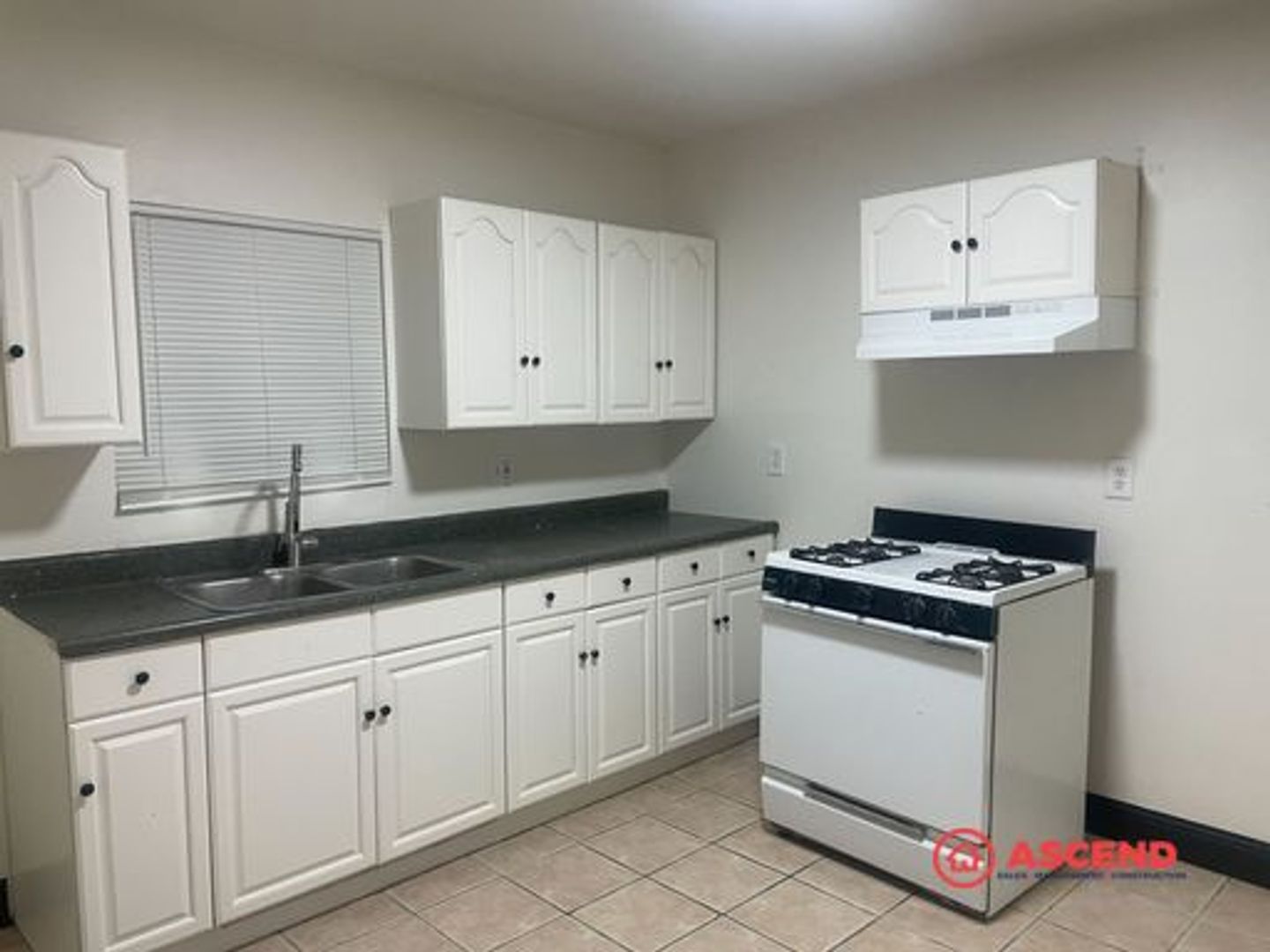 Bakersfield Apartment: 2740 Center Street