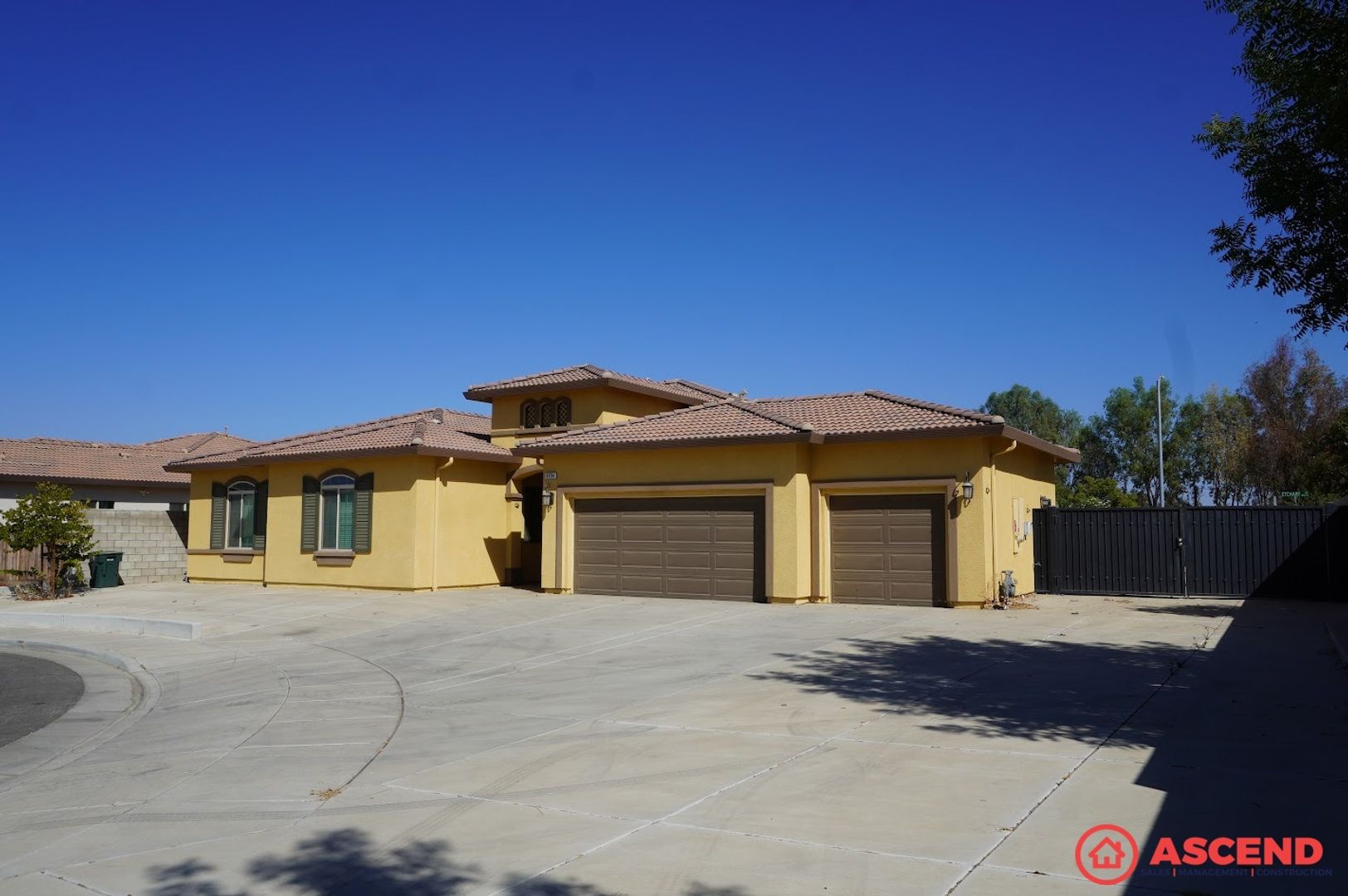 Bakersfield House: 8904 Costa Blanca Dr
