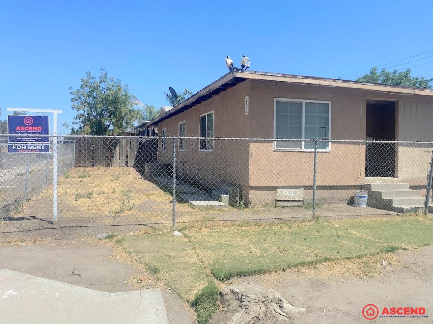 Buttonwillow Apartment: 201 E 1st St