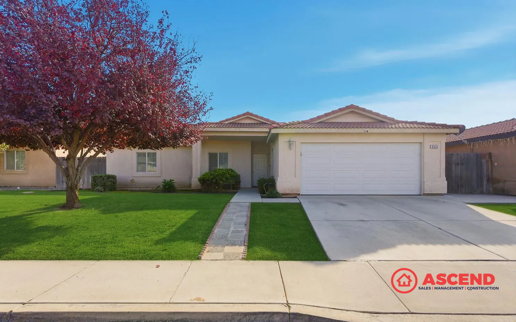 Bakersfield House: 5513 La Pinta Maria Dr