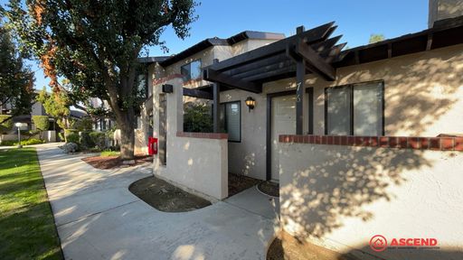 Stunning Updated 2BD/1BA Home in Bakersfield's 93309 — Community Pool, & All Pets Welcome! – photo 1