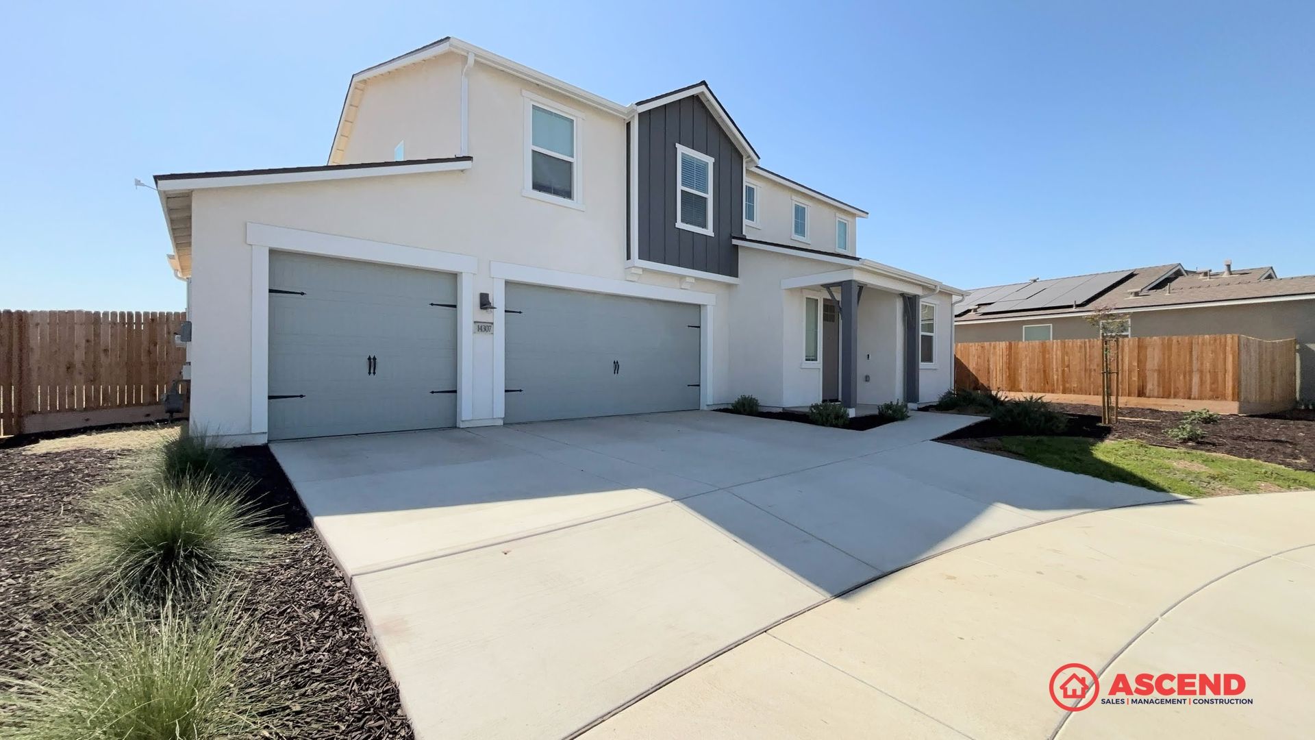 Bakersfield House: 14307 Shady Tree Ct
