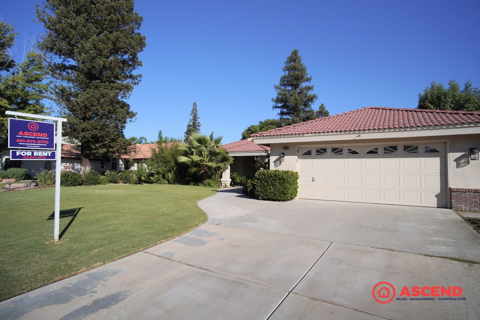 Bakersfield House: 7504 Feather River Dr