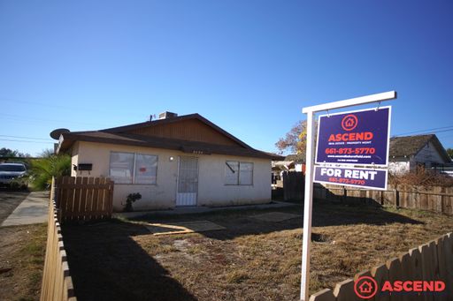 Cozy 2BD/1BA Home in Bakersfield's 93308 – photo 1