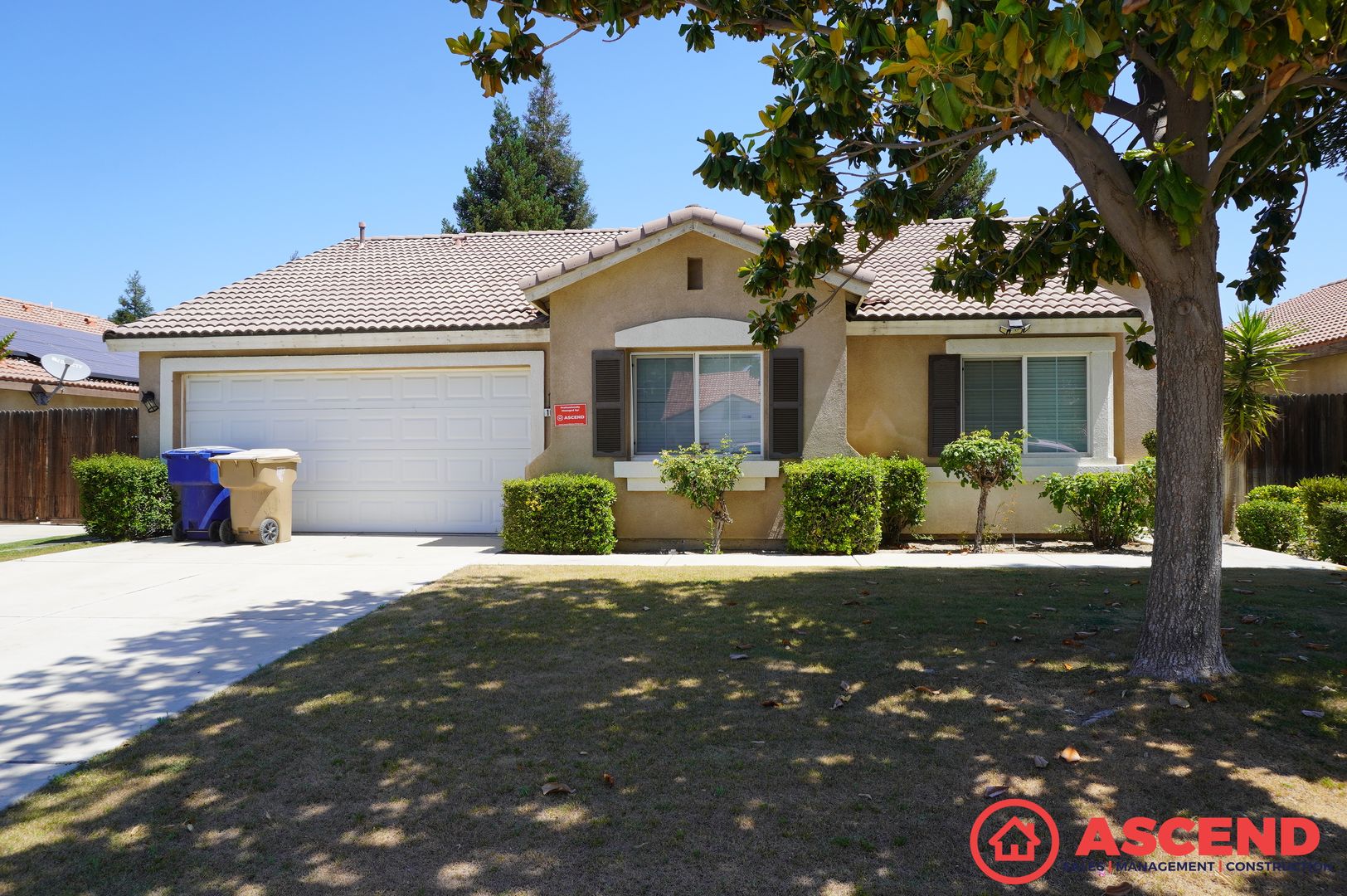 bakersfield House: 10208 Pyramid Peak Dr