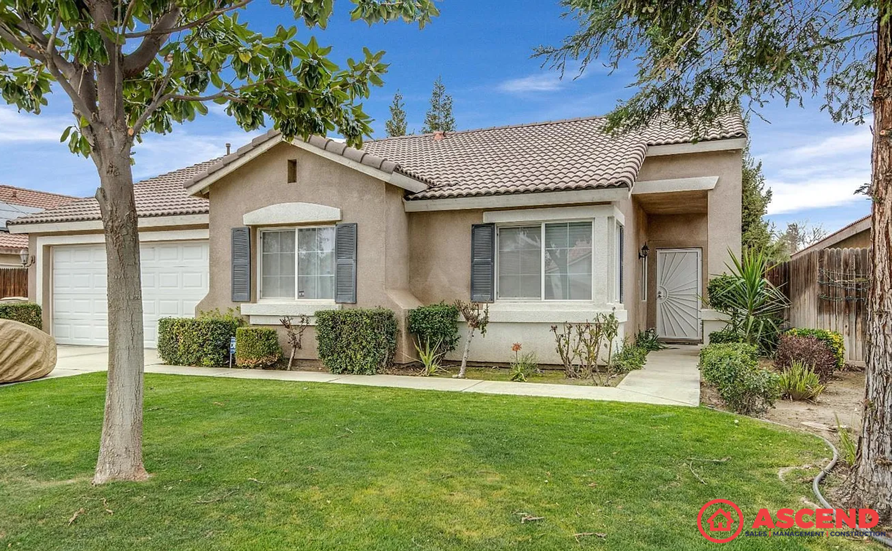 bakersfield House: 10208 Pyramid Peak Dr
