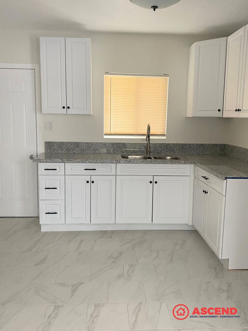 Bakersfield House: 1102 E. 18th Street