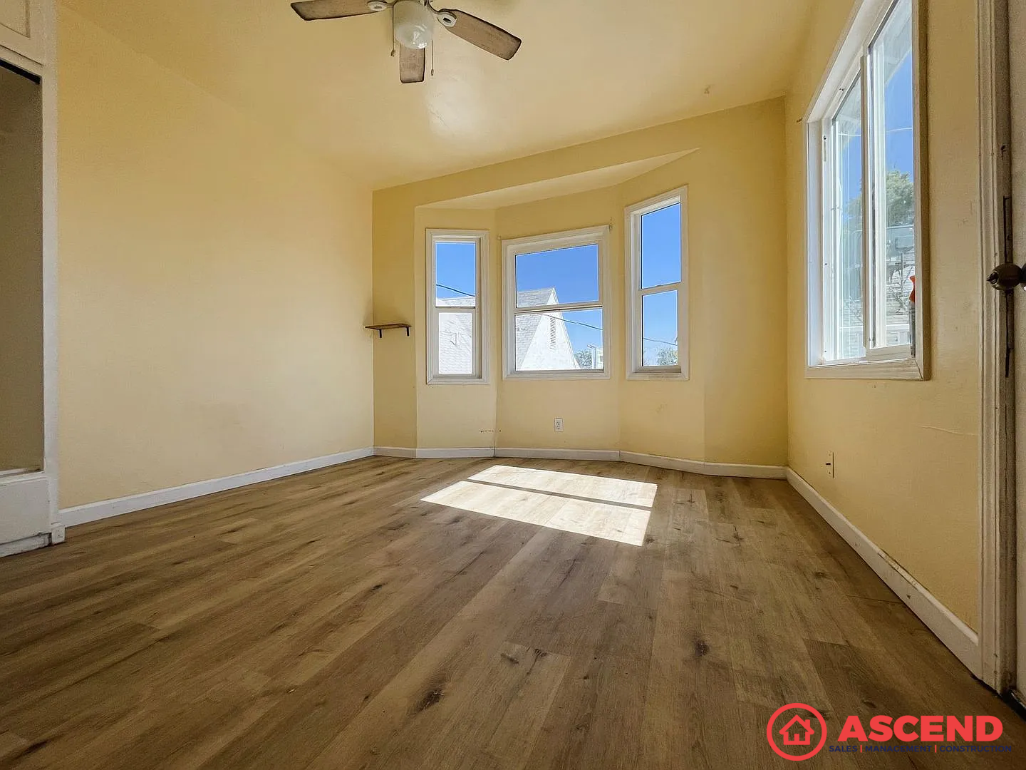 Bakersfield Apartment: 201 Truxtun Ave