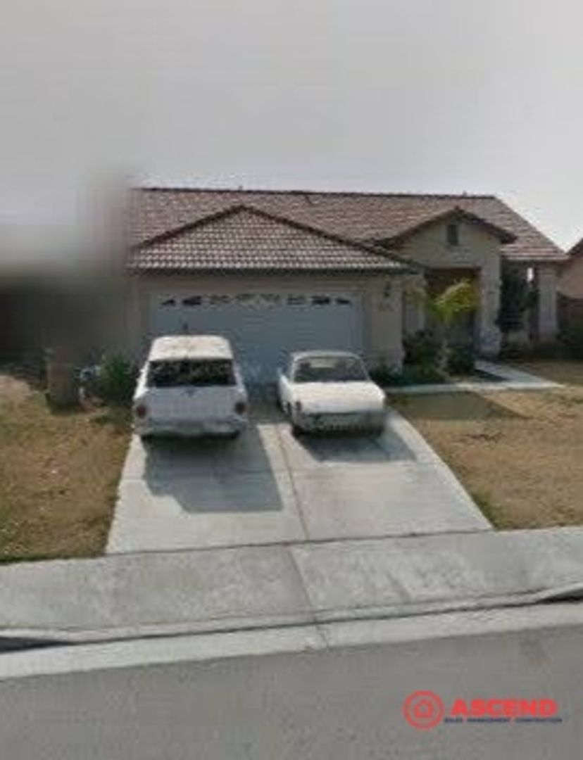 Bakersfield House: 9109 Sentido Dr