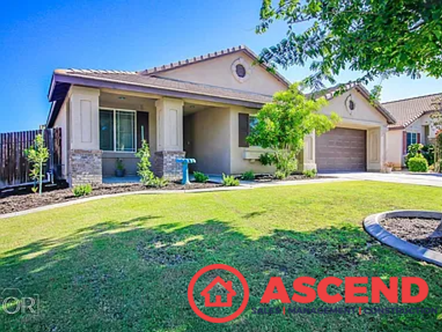Bakersfield House: 11828 Hyperion Avenue
