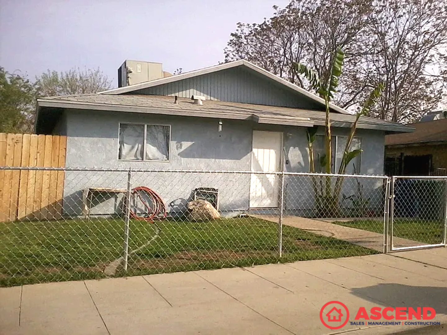 Bakersfield Apartment: 116 Woodrow Ave