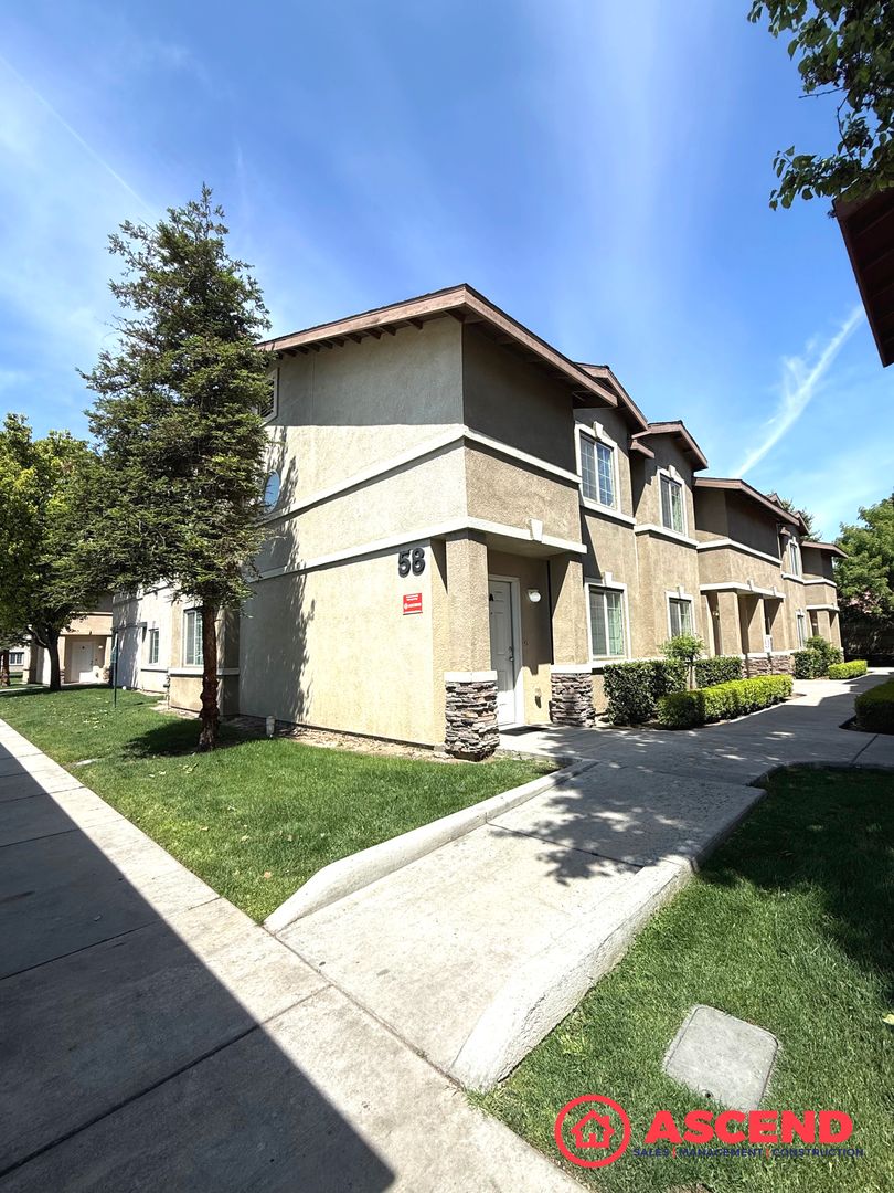 Bakersfield Apartment: 600 Hosking Ave #58