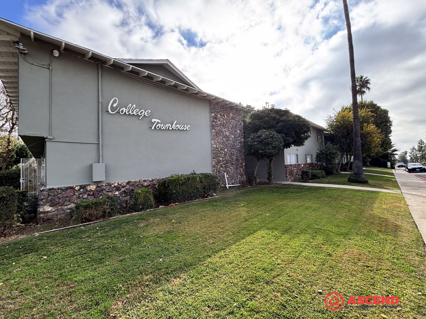 Bakersfield Apartment: 4501 Columbus St