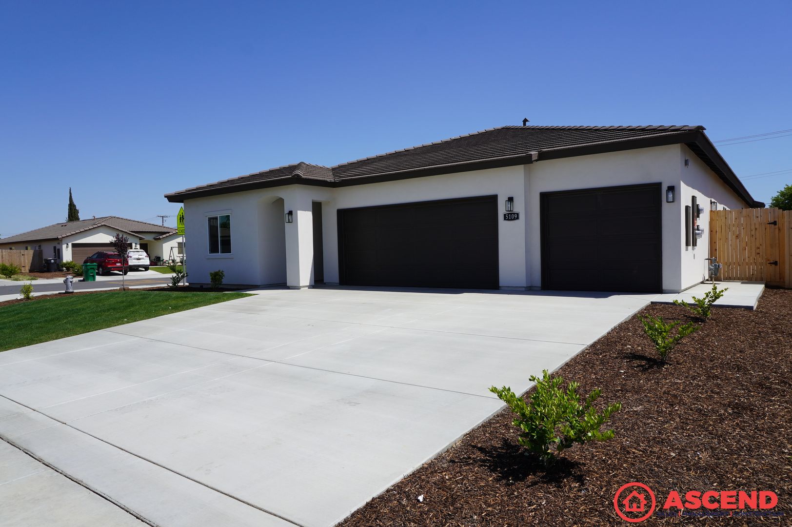 Bakersfield Apartment: 5109 Cohiba Ct