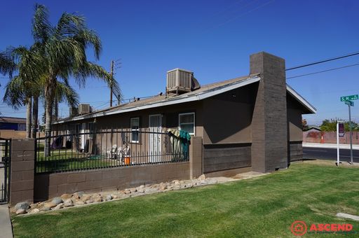 Cozy 2BD/1BA Home in Bakersfield's 93304 — No Pets! – photo 1