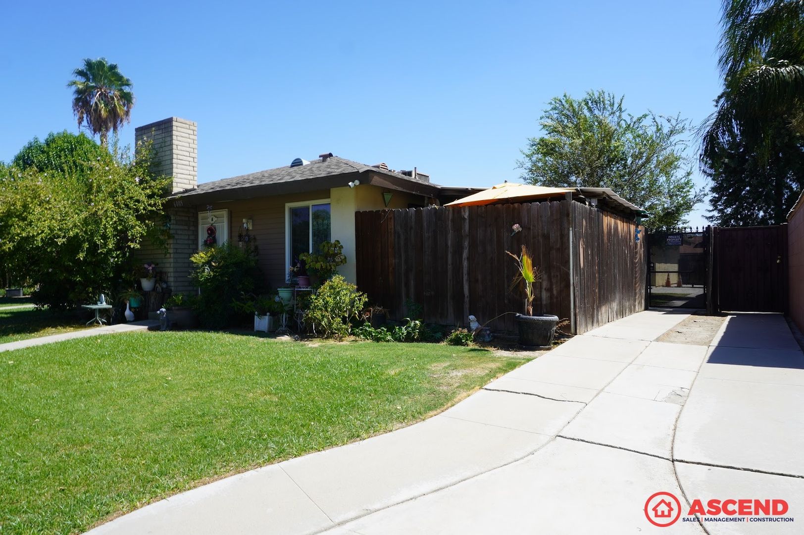 Bakersfield Apartment: 6005 Nogal Ave