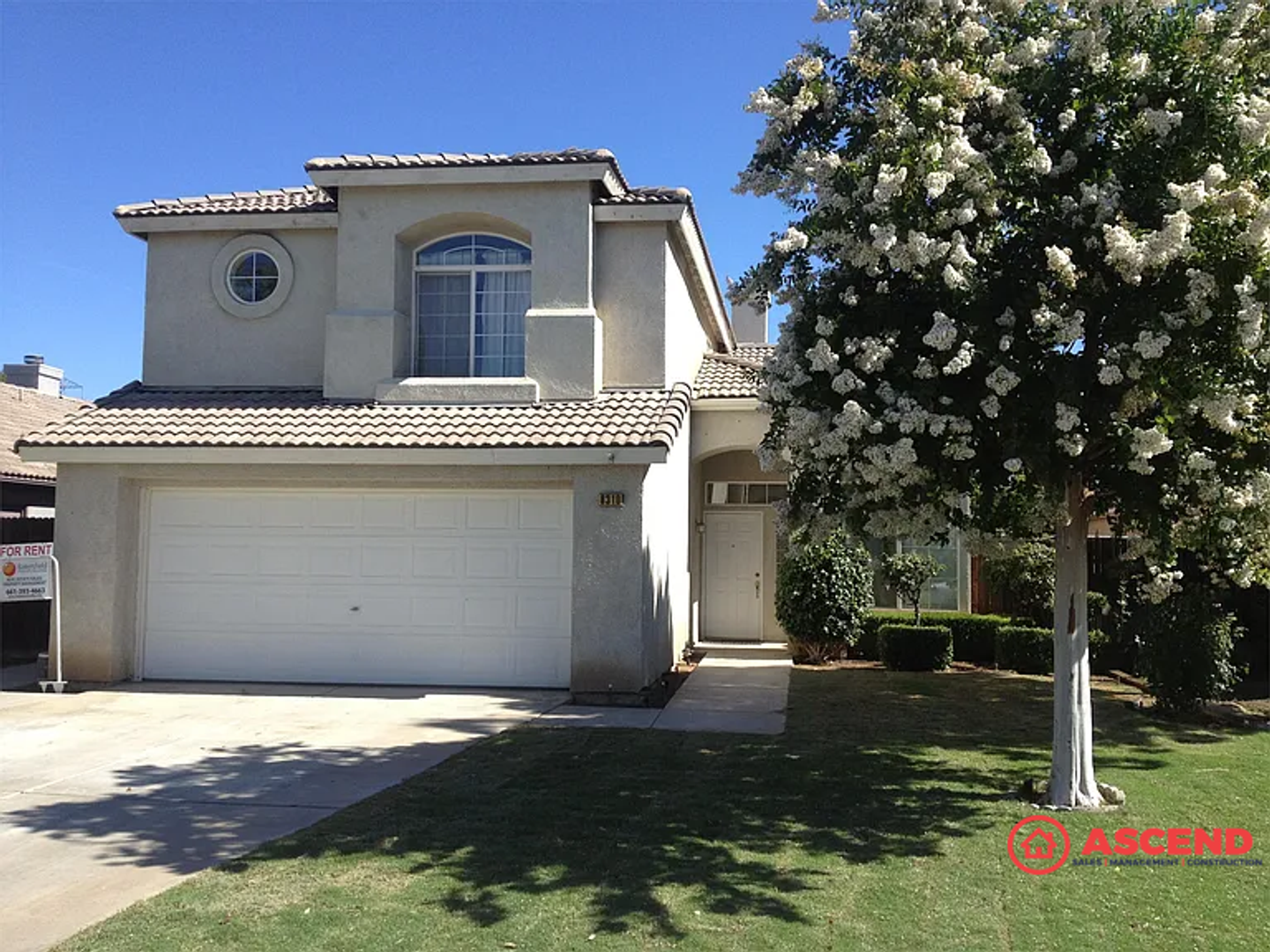 Bakersfield House: 8310 Persimmon Drive