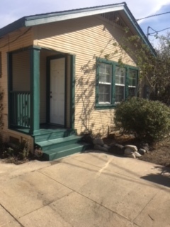 Pacific Grove House: 916 Sinex