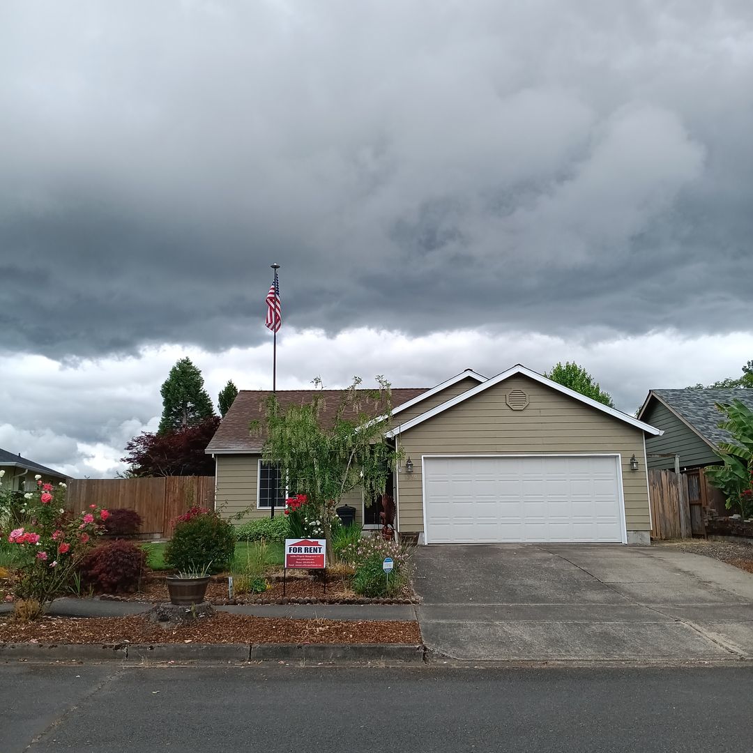 Independence House: 1239 Briar Road