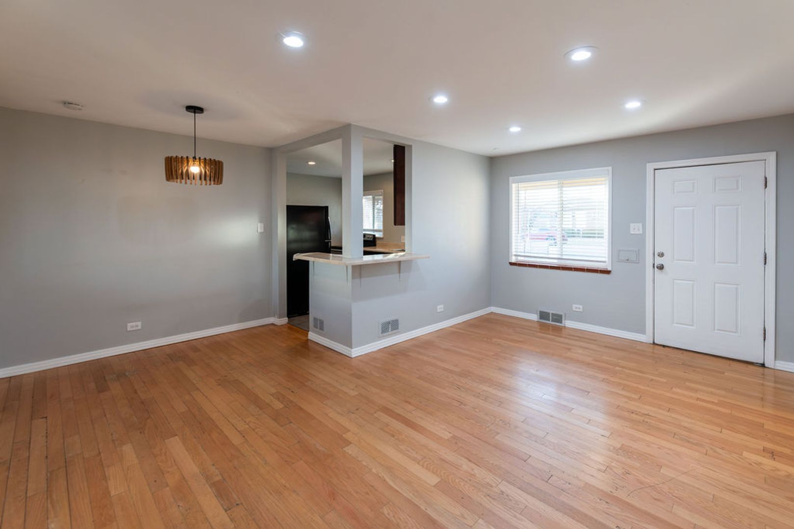 Edgewater House: 2130 Ames St