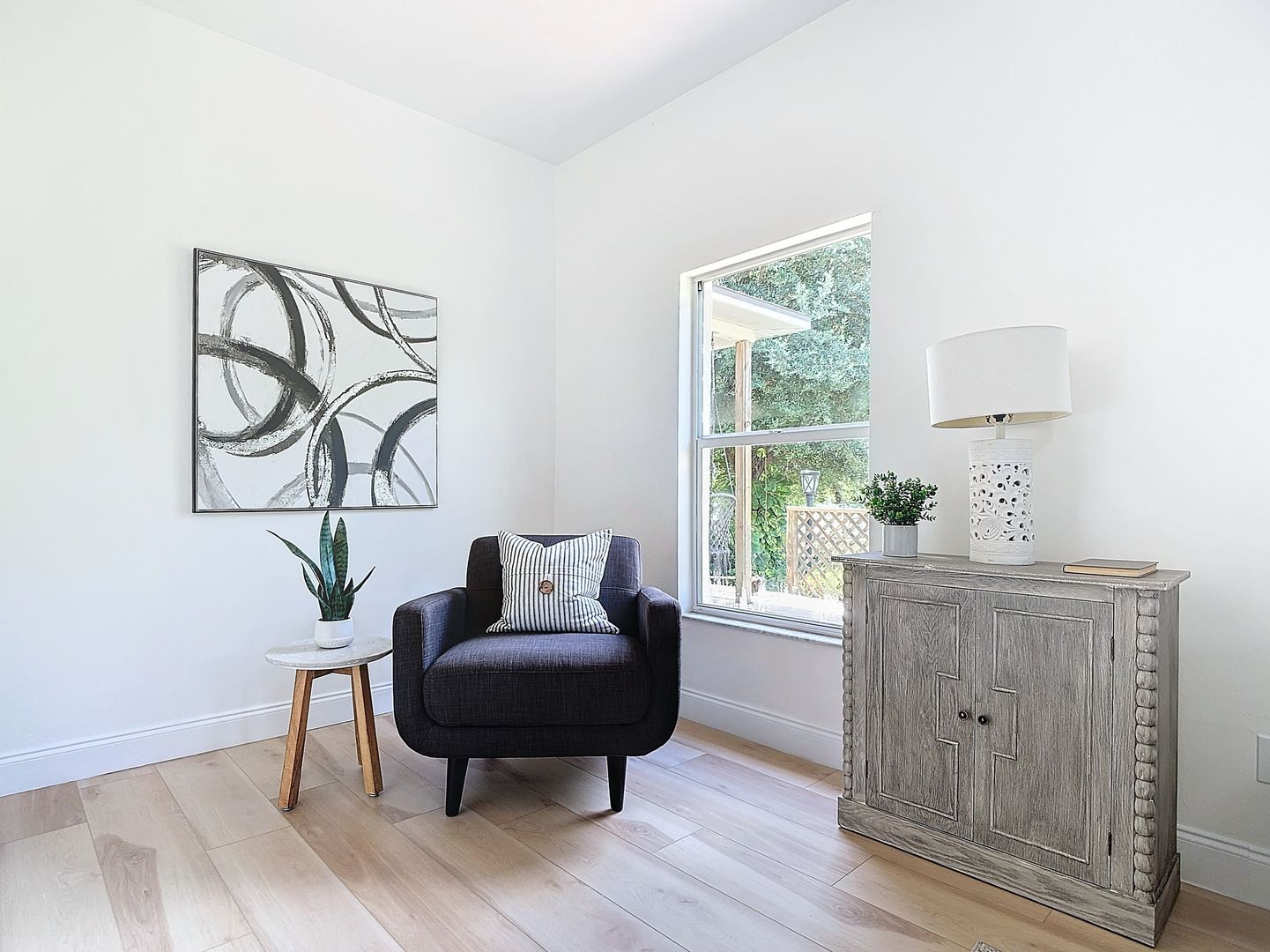 130 16th Ave NE 7 of 12