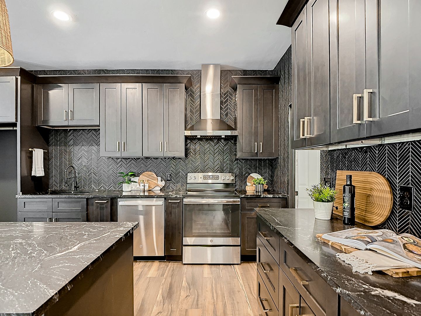 130 16th Ave NE 14 of 58