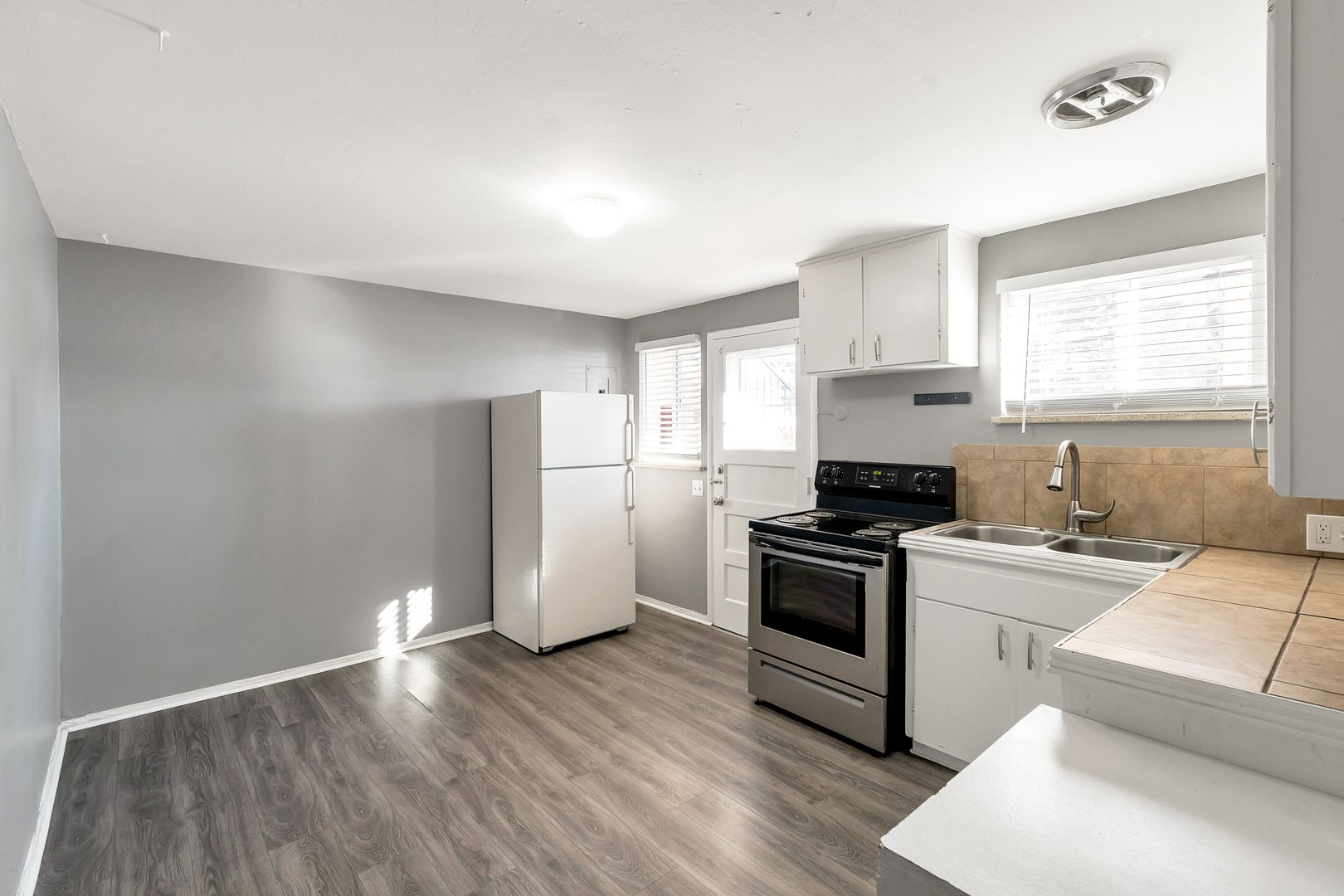 Littleton Apartment: 5542-5554 S. Grant St.