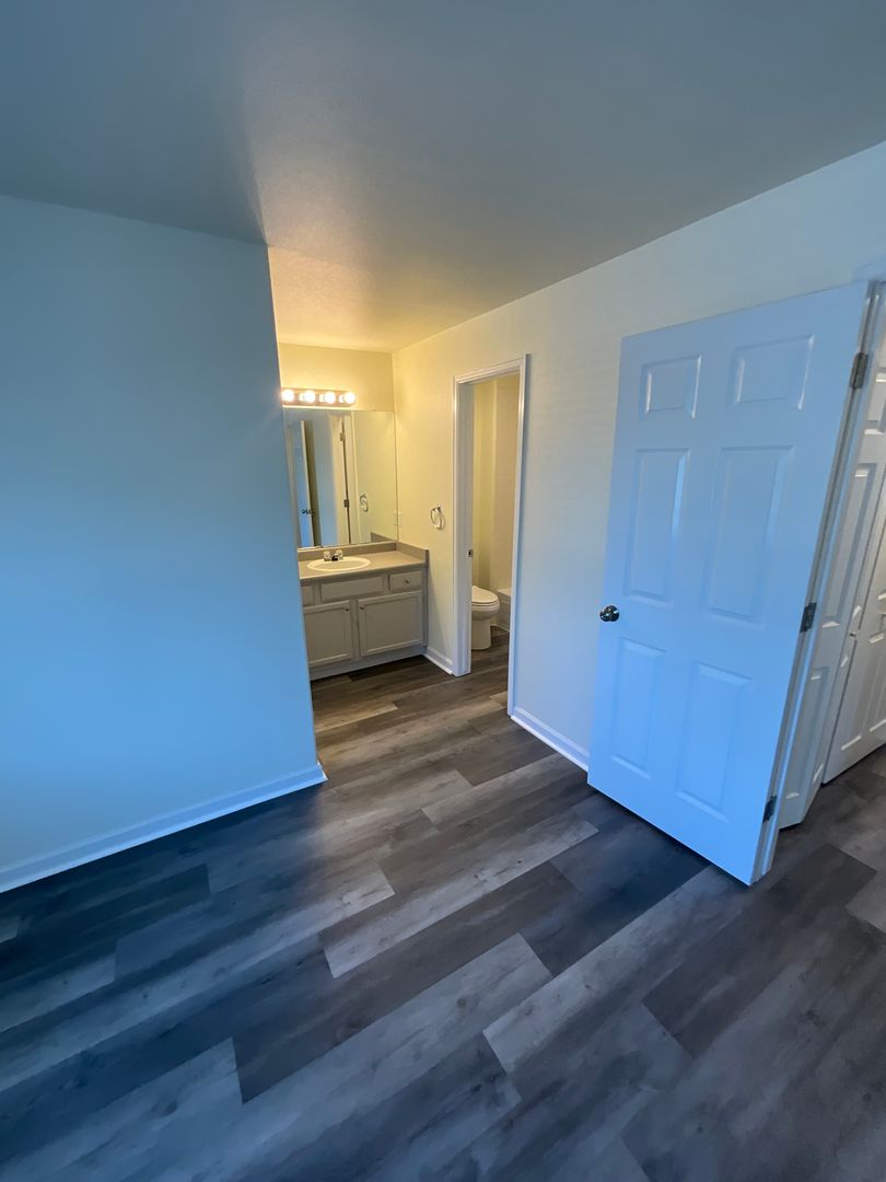 Centennial Apartment: 6600 S. Vine St.