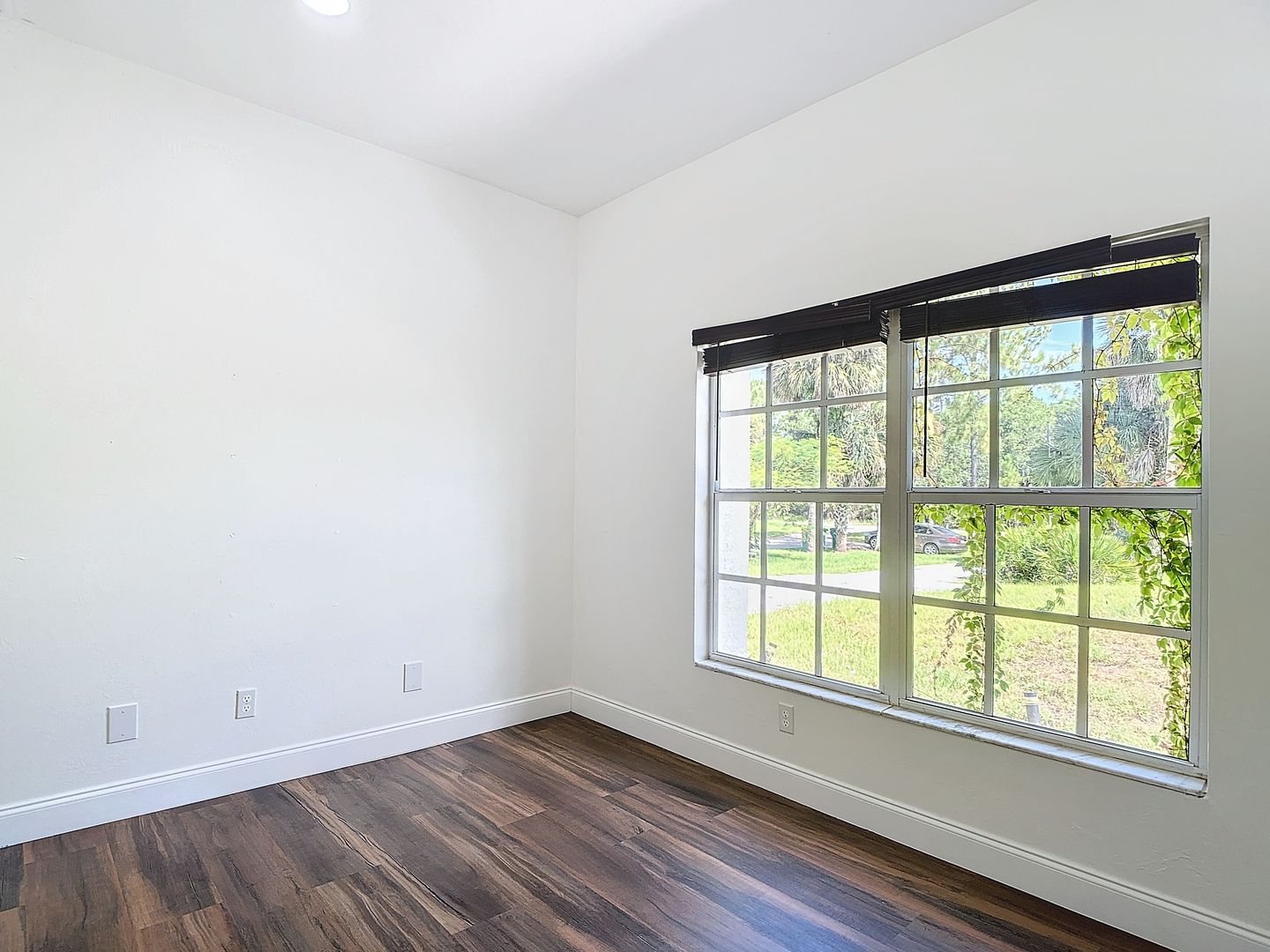 130 16th Ave NE 29 of 58