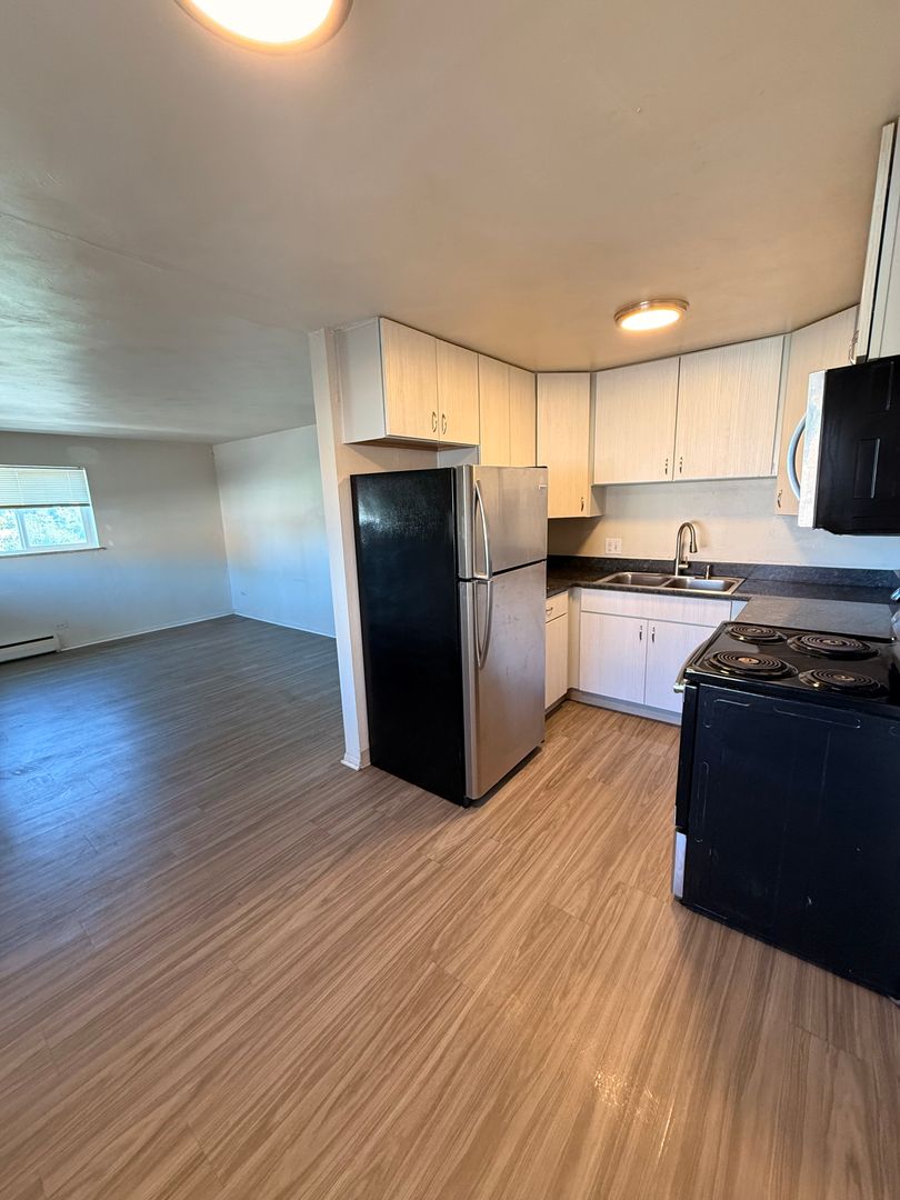 Littleton Apartment: 5532 S Grant St.