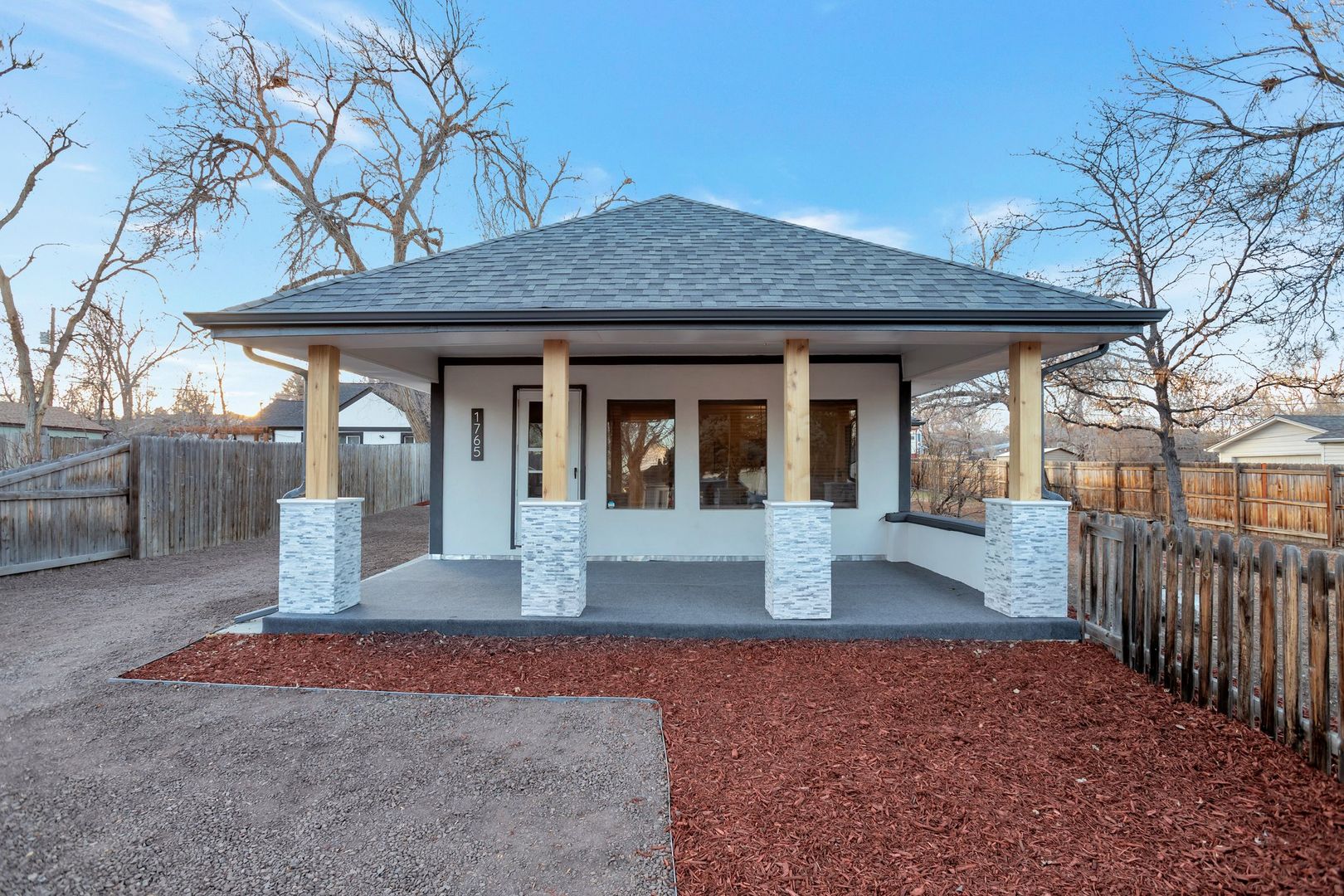 Edgewater House: 1765 Ingalls St.