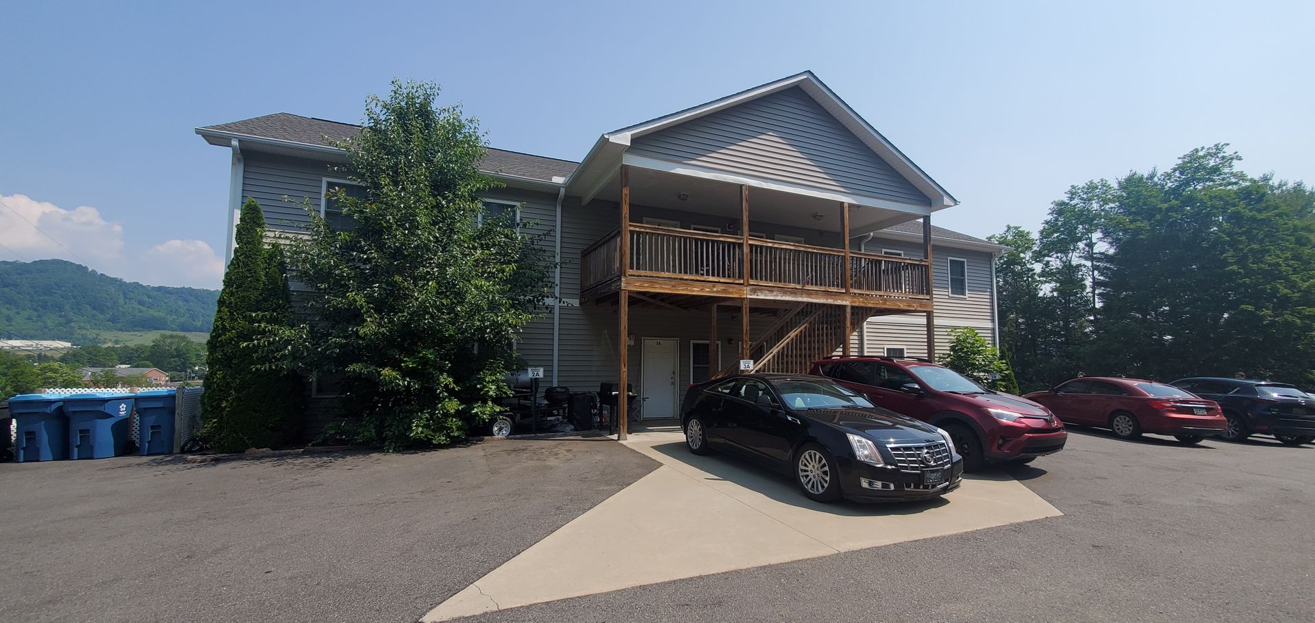 Jefferson Apartment: 337 Academy Street