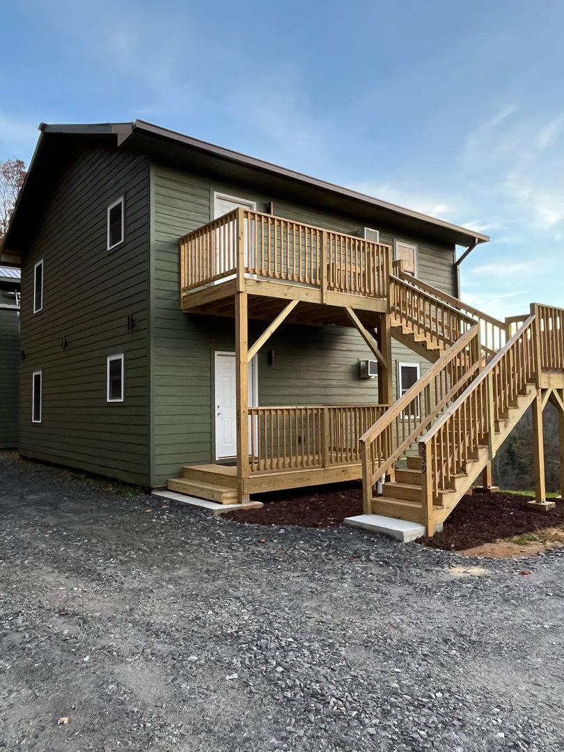 Warrensville Condo: 239 Majestic Vine Lane