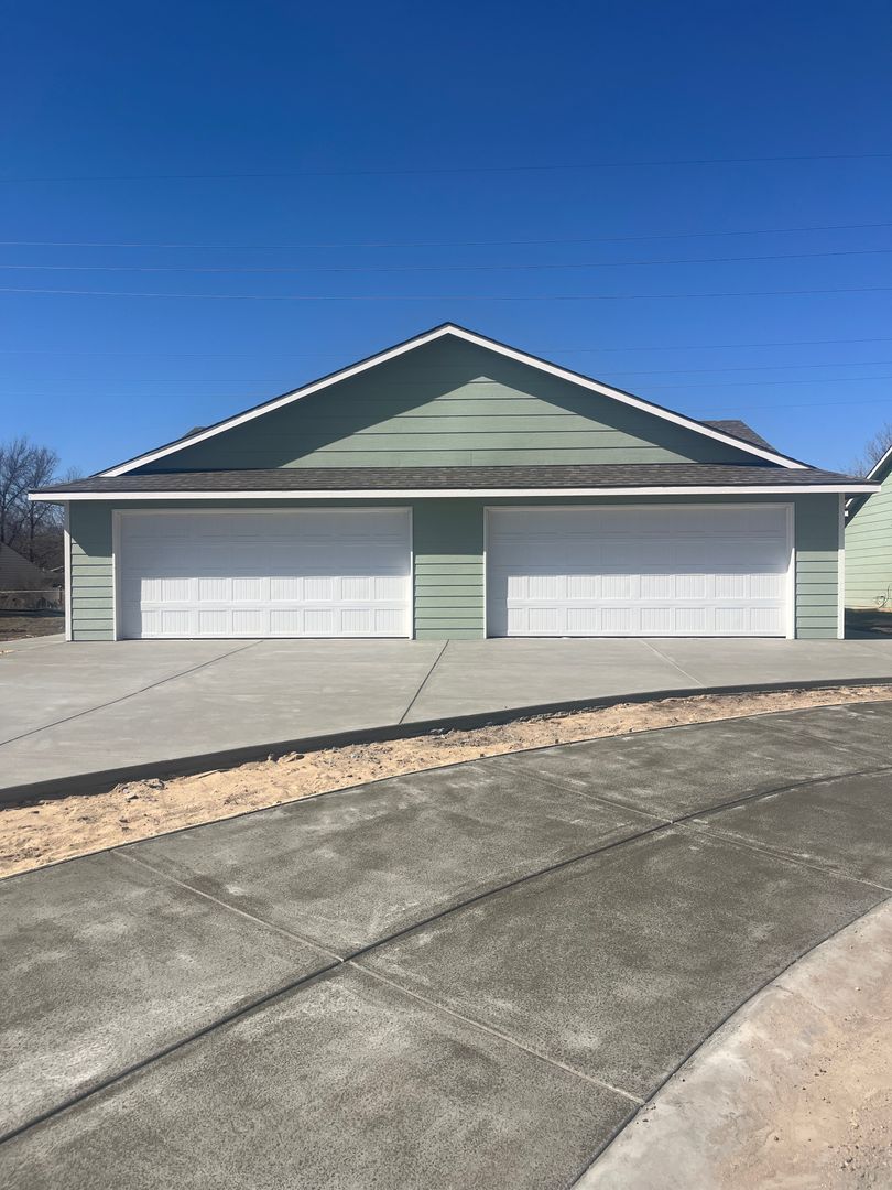 Wichita Multiplex: 722 W 31st St Ct