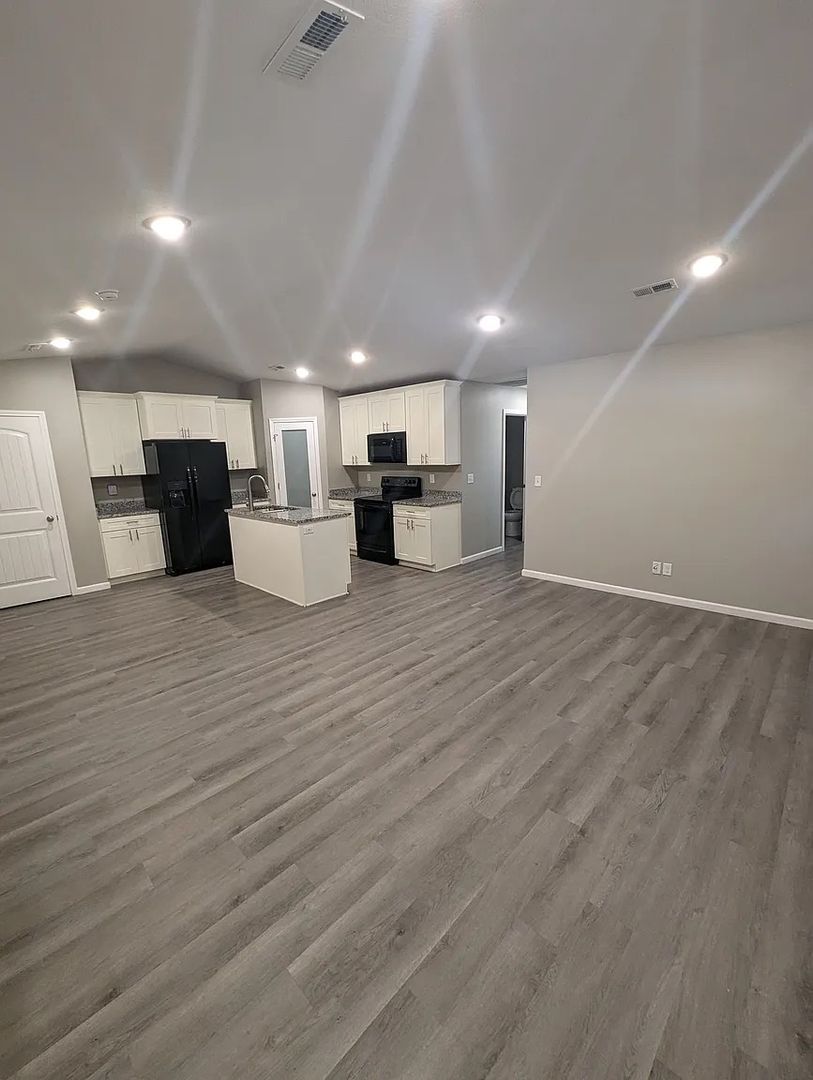 Wichita Multiplex: 722 W 31st St Ct