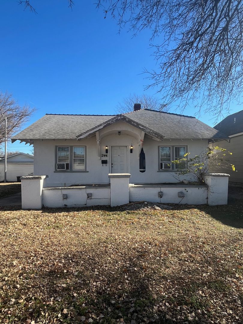 Wichita Apartment: 244 N Vine