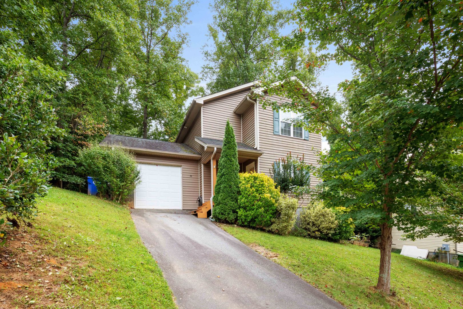 Asheville House: 26 Oakcrest Pl.