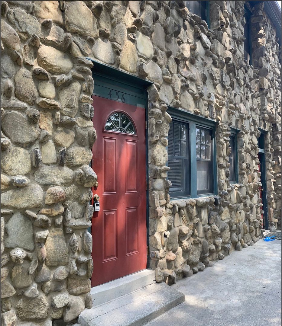 Candler Apartment: 24 Brookside Circle