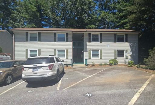 Super Convenient South Location! 2 Bedrooms, 1 Bathroom