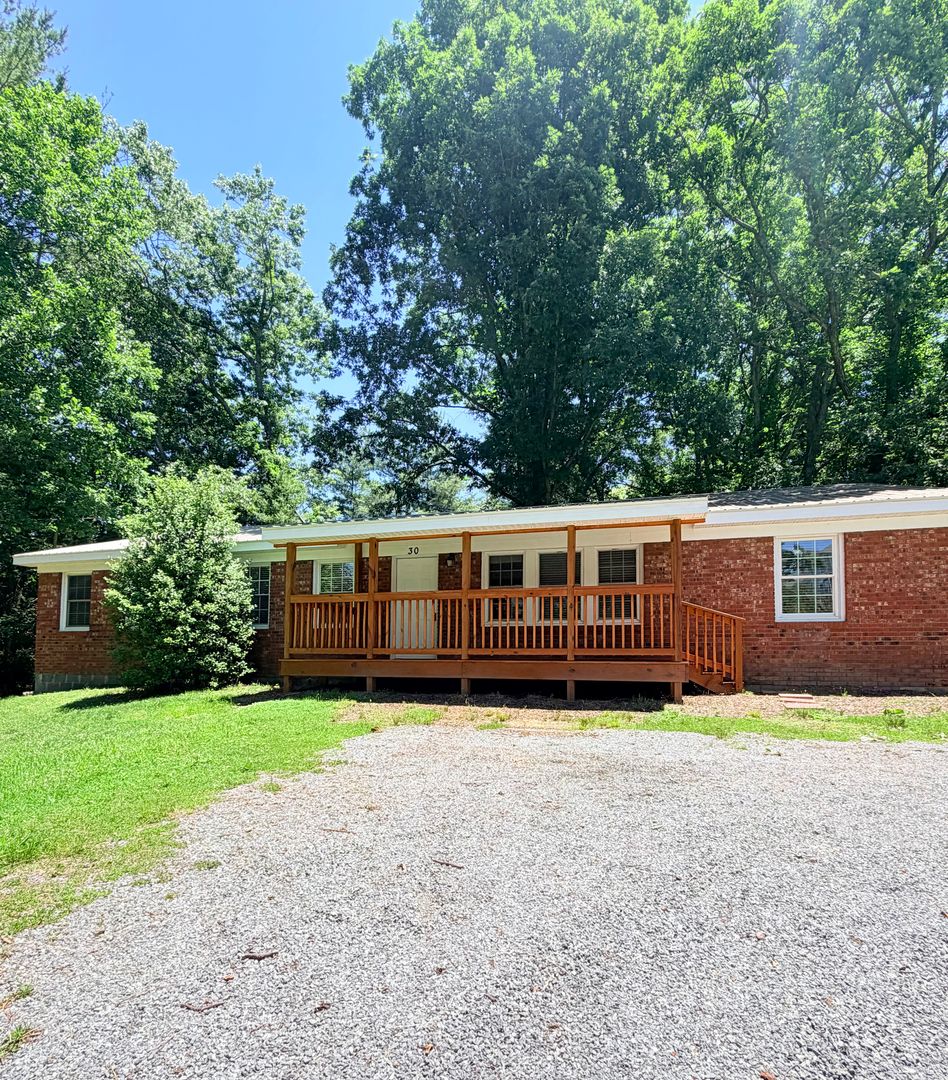 Arden House: 30 Bradley Branch Rd